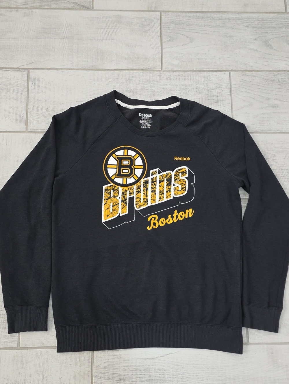 NHL Boston Bruins Logo Shirt Women’s Size L Thin Sweatshirt Cotton Faded Black
